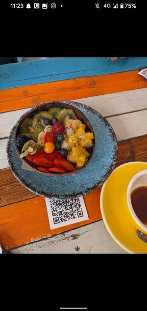 Acai bowl at La Mala Brunch in Sevilla