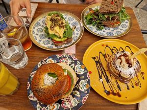  at La Mala Brunch in Sevilla