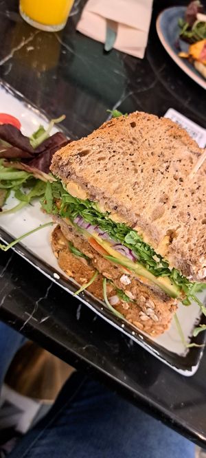 Vegan sandwich, falsely listed as baguette at La Mala Brunch in Sevilla