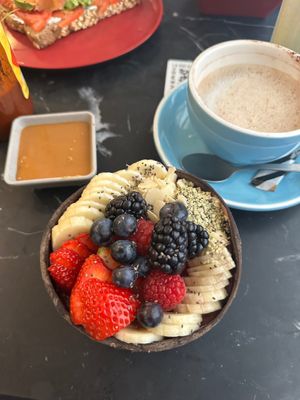 Red berries smoothie bowl with peanut butter  at La Mala Brunch in Sevilla