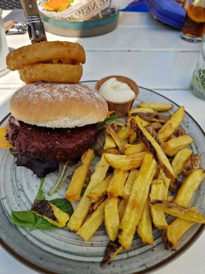 Beetroot burger at Breezze in Vierpolders