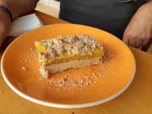 Dessert included in the meny of the day at Les Amants du Marche in Pau