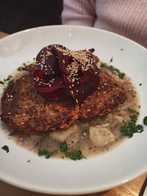 Paillasson et galettes végétales at Les Amants du Marche in Pau