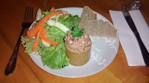 Veggie pâté with red beans, roasted peppers, paprika and hazelnuts, toasted bread and vegetables at Les Amants du Marche in Pau