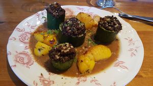 Stuffed zucchinis with lentils and potatoes at Les Amants du Marche in Pau