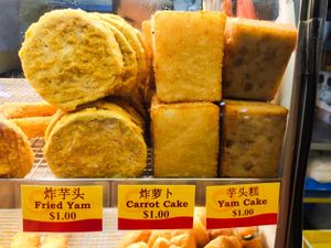 Carrot cake at Delisnacks 德利食 - Chinatown Complex in Central Singapore
