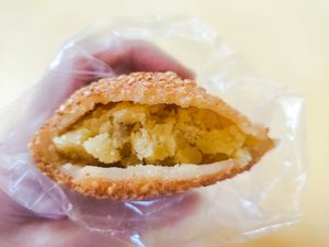 Yummy at Delisnacks 德利食 - Chinatown Complex in Central Singapore