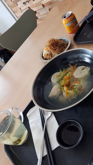 Vegan manduguk & japchae at Mandu in Stuttgart