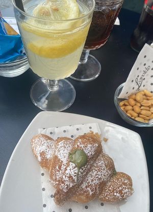 Lemon soda & Cornetto al pistacchio  at Leopoldo Cafebar in Naples