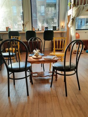  at Café des Habitudes in Montreal