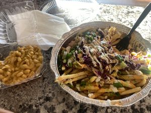 cant tell but the messy fries were so skimped.. there were only 2 bites of jackfruit……. mad disappointed. mac was meh too, taste like they use grocery store cheese at Nanas Kitchen in Chandler