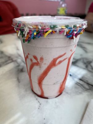 Strawberry shake #Veganuary at Nanas Kitchen in Chandler