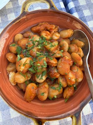 Beans roasted in the oven 🫘  at Taverna Sapori Greci in Trieste