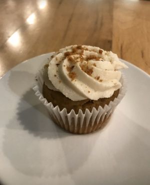 pumpkin spice cupcake at Karma Cream in Gainesville