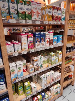 Milks at Biocoop in Auray