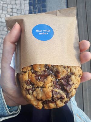 Delicious chocolate chip 😋😋 at Cookie Club in Porto