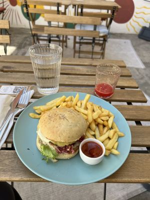 Vegan burger  at Tataoim in Lisbon