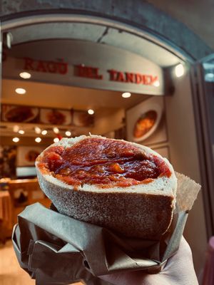 Cuzzetiello with vegan ragù at Tandem - Spaccanapoli in Naples