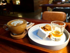 nice dessert set at Coffee Doga Heritage - Ehwa branch 커피도가 헤리티지 이화점 in Seoul