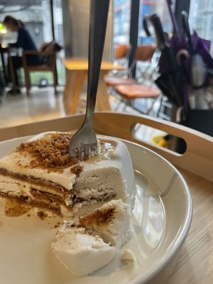 Lotus cake  at Coffee Doga Heritage - Ehwa branch 커피도가 헤리티지 이화점 in Seoul