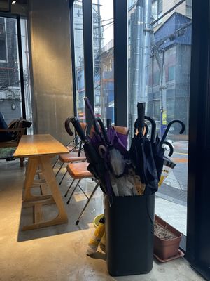 Interior  at Coffee Doga Heritage - Ehwa branch 커피도가 헤리티지 이화점 in Seoul