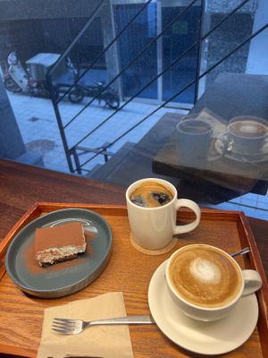   at Coffee Doga Heritage - Ehwa branch 커피도가 헤리티지 이화점 in Seoul