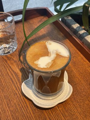 Einspänner  at Coffee Doga Heritage - Ehwa branch 커피도가 헤리티지 이화점 in Seoul