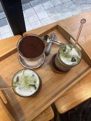 Strawberry matcha and tiramisu   at Coffee Doga Heritage - Ehwa branch 커피도가 헤리티지 이화점 in Seoul
