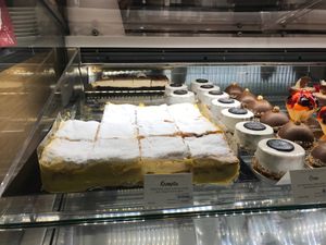 Vegetarian baked goods at Cattarissimo in Kotor