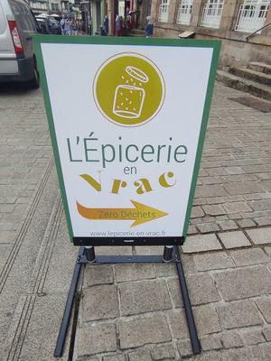 Billboard at L'épicerie en vrac in Auray