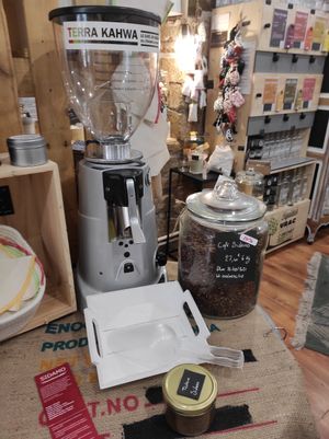 Coffee at L'épicerie en vrac in Auray