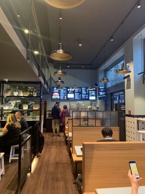 inside / seating  at Swing Kitchen - Universitätsring in Vienna