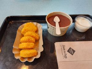 Nuggets and tiramisu at Swing Kitchen - Universitätsring in Vienna