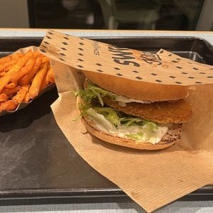 Vienna burger and sweet potato fries   at Swing Kitchen - Universitätsring in Vienna