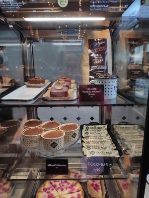 Desserts look better than they taste (but they are ok) at Swing Kitchen - Universitätsring in Vienna