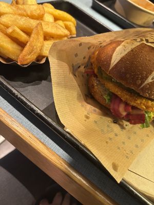 Bavarian Burger (seasonal menu, discontinued) + Regular Fries (discontinued)  at Swing Kitchen - Universitätsring in Vienna
