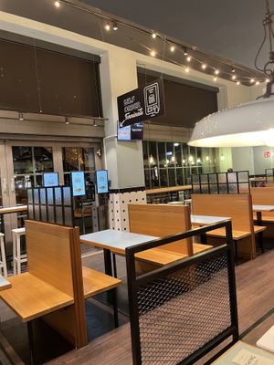 Nice ambience for a fast-food restaurant. They just need to change the music!  at Swing Kitchen - Universitätsring in Vienna