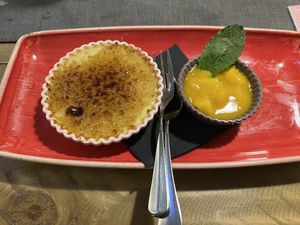 Vegane Crème brûlée 👌  at Wirtshaus im Tutzinger Hof in Starnberg