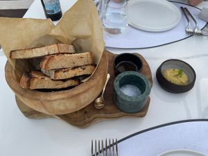 Pão, húmus, azeite, sal  at Esan in Rhodes