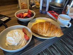 Non vegan options at M Café in Henderson