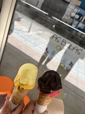 Ananas, Mango und dunkle Schokolade, Wassermelone ❤️  at Bolas El Cotillo in Fuerteventura