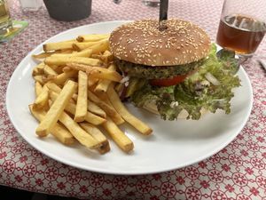 Veganer Burger  at Ratsstube in Ruedesheim Am Rhein