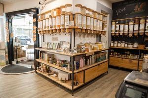 Bulk food, stainless steel bottles. at Krämerladen in Wermelskirchen