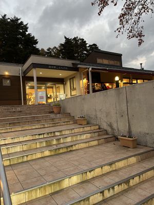 Entry on the right hand side of the building   at Mulberry - 山のパン屋 桑の実  in Hokuto