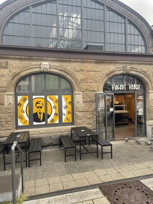 Vincent Vegan at VINCENT - Hauptbahnhof Hamburg in Hamburg