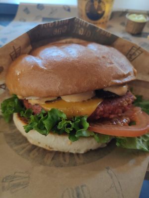 "The Hamburger" at VINCENT - Hauptbahnhof Hamburg in Hamburg