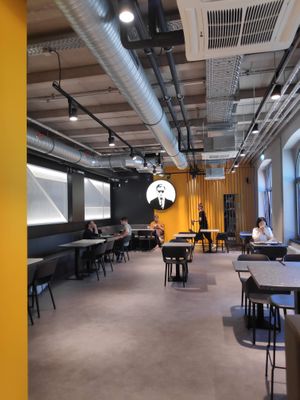 Inside seating area at VINCENT - Hauptbahnhof Hamburg in Hamburg