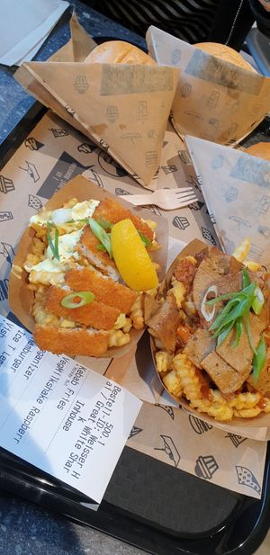 Vish and Chips / Kabap fries at VINCENT - Hauptbahnhof Hamburg in Hamburg