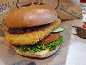 Veganizer burger at VINCENT - Hauptbahnhof Hamburg in Hamburg