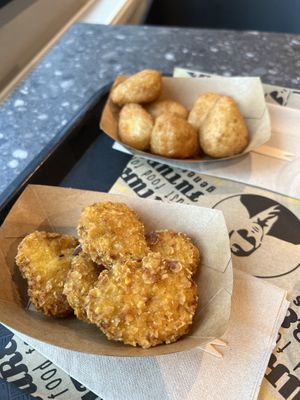 Side order of Nuggets and jalapeño poppers   at VINCENT - Hauptbahnhof Hamburg in Hamburg